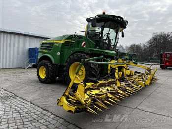 Кормоуборочный комбайн JOHN DEERE 8700