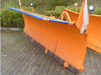 Отвал для снега UNIMOG