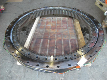 Поворотное кольцо HITACHI
