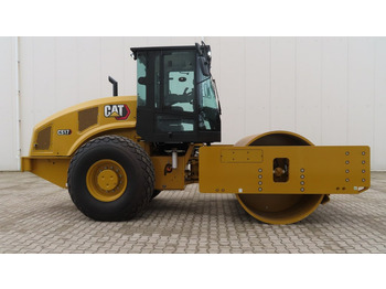Компактор CATERPILLAR