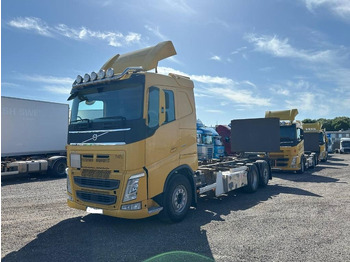 Грузовик-контейнеровоз/ Сменный кузов VOLVO FH 500