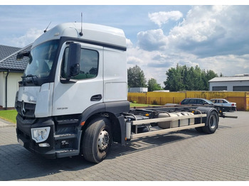 Тентованный грузовик MERCEDES-BENZ Actros 1836