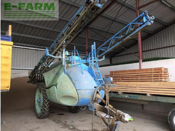 : фото в шапке страницы