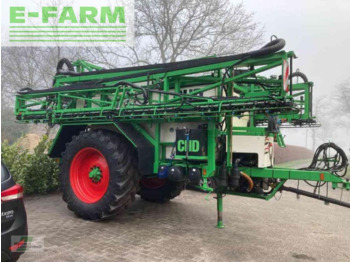 Прицепной опрыскиватель CHD