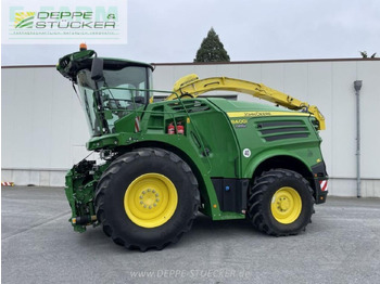 Кормоуборочный комбайн JOHN DEERE 8400