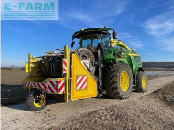 Кормоуборочный комбайн JOHN DEERE 8700