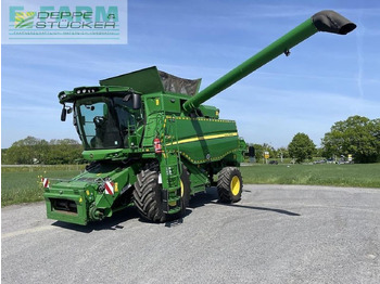 Зерноуборочный комбайн JOHN DEERE T560