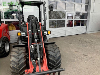 Компактный фронтальный погрузчик Manitou mla 3-25: фото 3