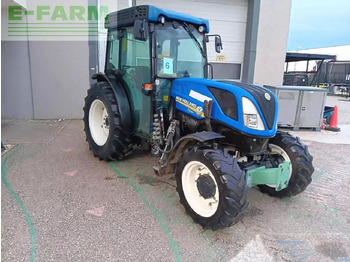 Трактор NEW HOLLAND T4