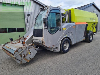 : фото в шапке страницы