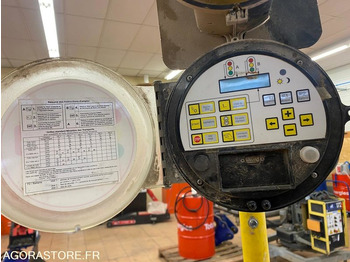 Строительное оборудование PAIRE DE FEUX DE CHANTIER NISSEN QUARZ LZA 400 LED 12 VOLT 2006: фото 4 Строительное оборудование PAIRE DE FEUX DE CHANTIER NISSEN QUARZ LZA 400 LED 12 VOLT 2006: фото 4