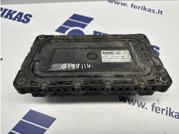 : фото в шапке страницы