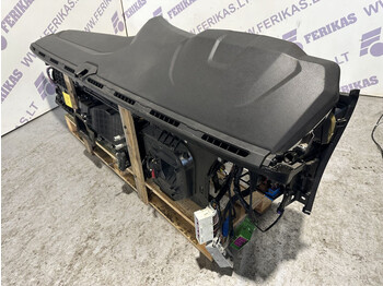 : фото в шапке страницы