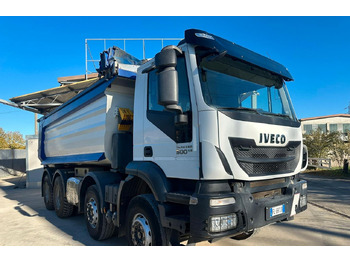 Самосвал IVECO Trakker