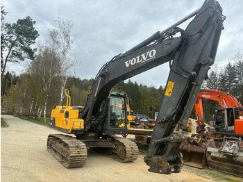 Гусеничный экскаватор Volvo EC 220 DN: фото 3