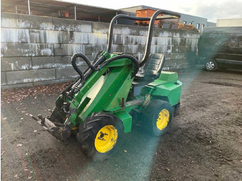 Колёсный погрузчик AVANT