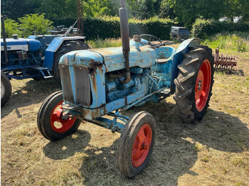 Трактор FORDSON