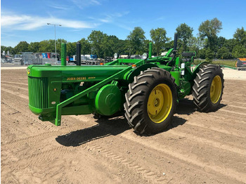 Трактор JOHN DEERE