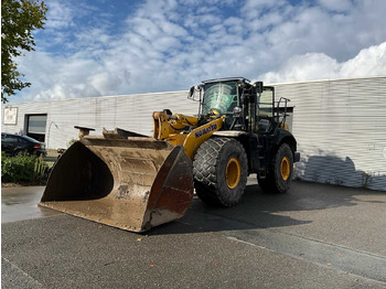 Колёсный погрузчик KOMATSU WA475