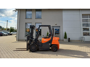 Дизельный погрузчик DOOSAN