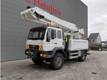 Грузовик с подъемником MAN