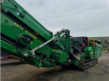 : фото в шапке страницы