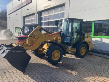 Колёсный погрузчик CATERPILLAR 906