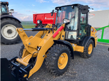 Колёсный погрузчик CATERPILLAR 906
