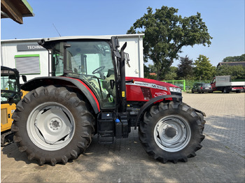 Трактор MASSEY FERGUSON 5712