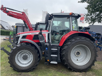Трактор MASSEY FERGUSON 100 series