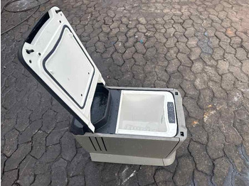 Кабина и интерьер для Грузовиков MAN FRIDGE 81.63910-6480: фото 3