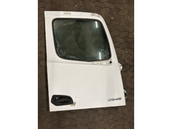 Кабина и интерьер MERCEDES-BENZ