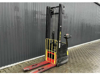 Штабелер HYSTER