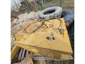 Внедорожный самосвал CATERPILLAR 769