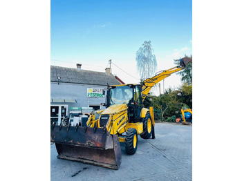 Экскаватор-погрузчик Komatsu WB93R: фото 3 Экскаватор-погрузчик Komatsu WB93R: фото 3