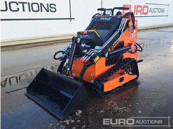 Мини-погрузчик с бортовым поворотом