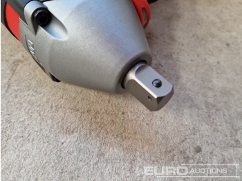 Строительное оборудование Unused Milwaukee M18 1/2 Cordless Impact Wrench (Body Only): фото 5