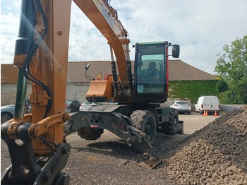 : фото в шапке страницы