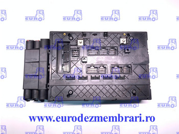 : фото в шапке страницы