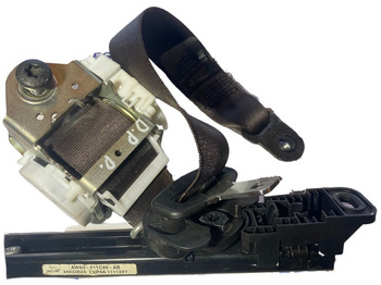 Кабина и интерьер Jaguar XF250: фото 2