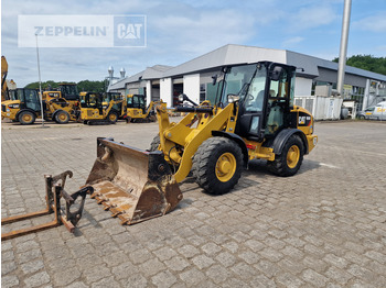 Колёсный погрузчик CATERPILLAR 906M