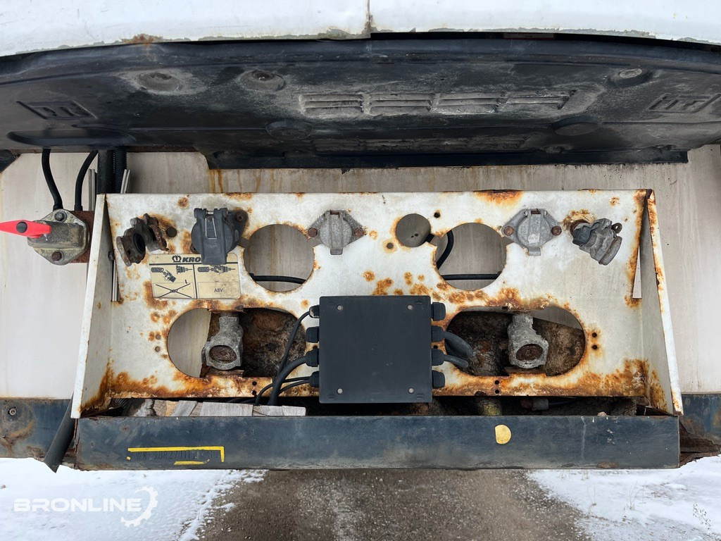 2003 KRONE SDR 27 Refrigerator semi trailer - Полуприцеп-рефрижератор: фото 5 2003 KRONE SDR 27 Refrigerator semi trailer - Полуприцеп-рефрижератор: фото 5
