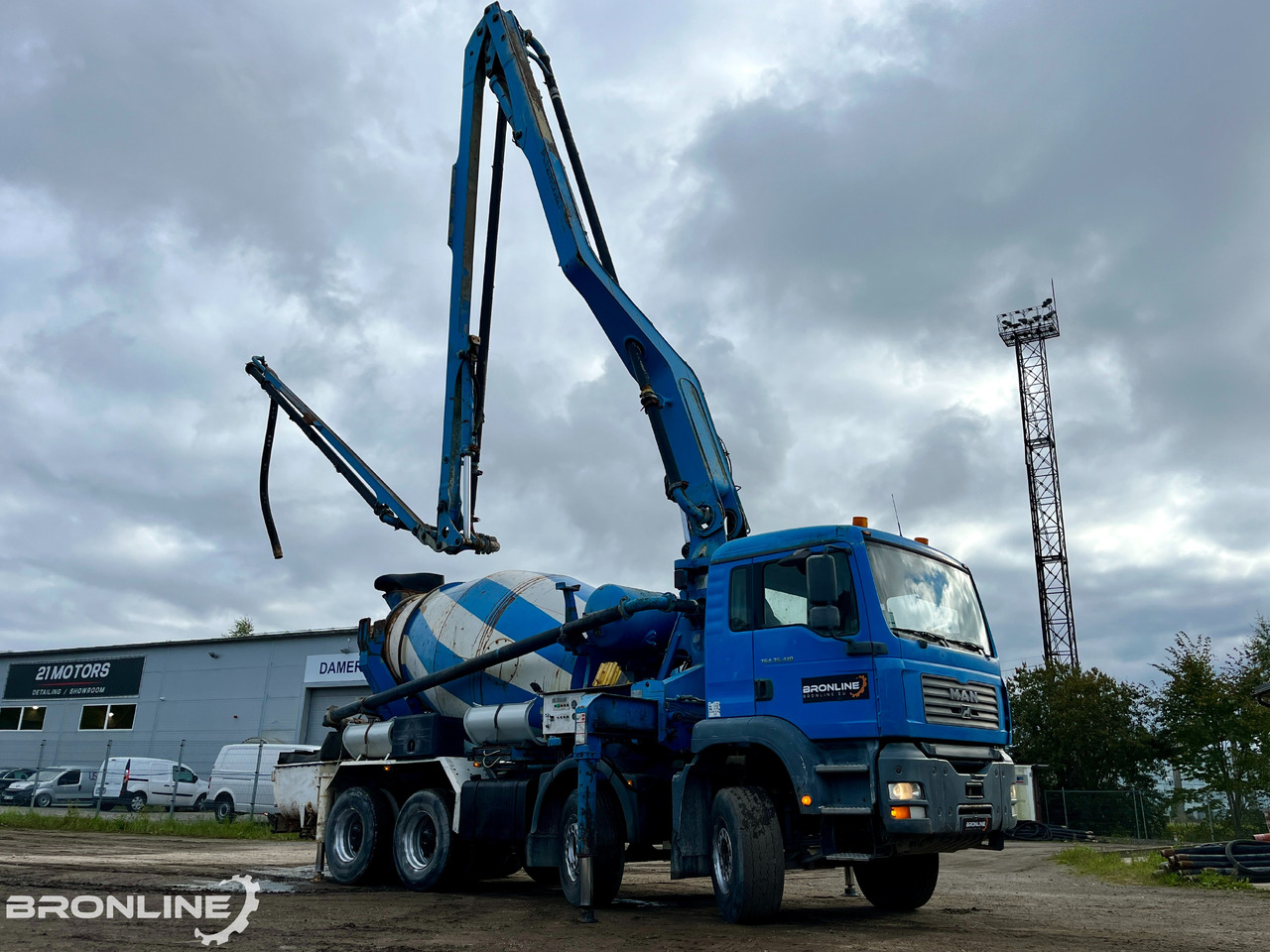 2005 MAN TGA 35.410 8X4 PUMI - Автобетоносмеситель: фото 3 2005 MAN TGA 35.410 8X4 PUMI - Автобетоносмеситель: фото 3
