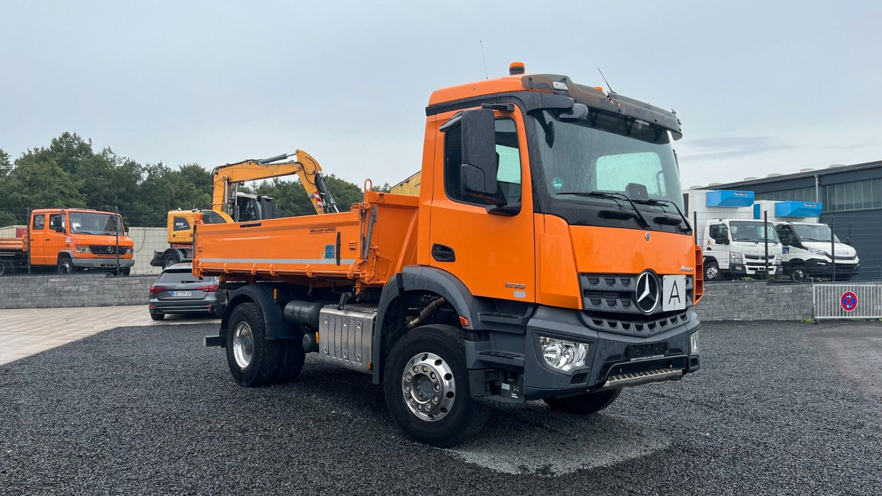 Mercedes-Benz Arocs 1835 Dreiseitenkipper Meiller - Самосвал: фото 3 Mercedes-Benz Arocs 1835 Dreiseitenkipper Meiller - Самосвал: фото 3