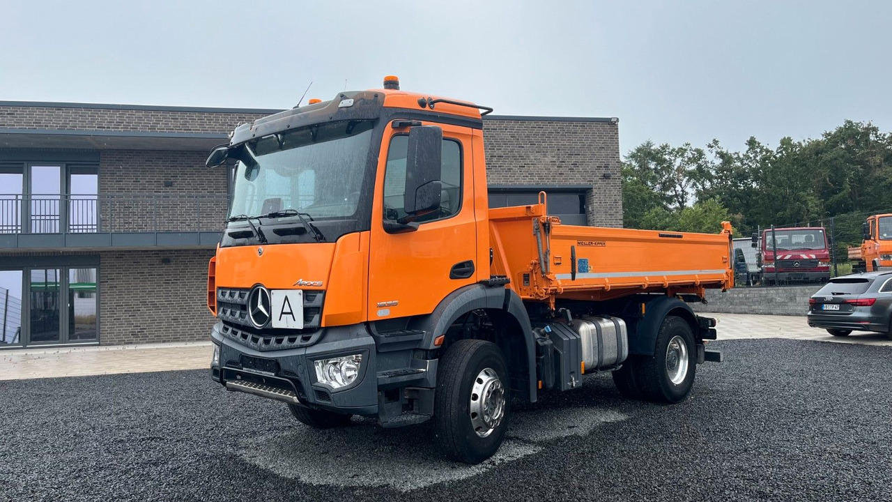 Mercedes-Benz Arocs 1835 Dreiseitenkipper Meiller - Самосвал: фото 2 Mercedes-Benz Arocs 1835 Dreiseitenkipper Meiller - Самосвал: фото 2