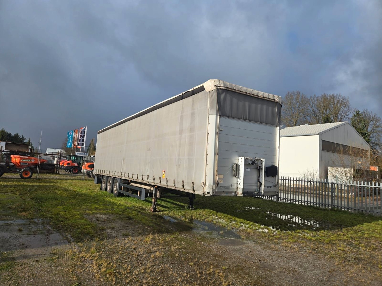 Schmitz Cargobull SCS 24/L - 13.62 EB Pritsche + Plane - Тентованный полуприцеп: фото 1 Schmitz Cargobull SCS 24/L - 13.62 EB Pritsche + Plane - Тентованный полуприцеп: фото 1