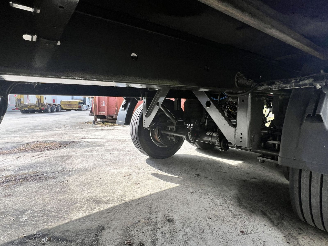Fliegl 13,5 t Tandemplanenanhänger, neuwertig - Тентованный грузовик: фото 5 Fliegl 13,5 t Tandemplanenanhänger, neuwertig - Тентованный грузовик: фото 5