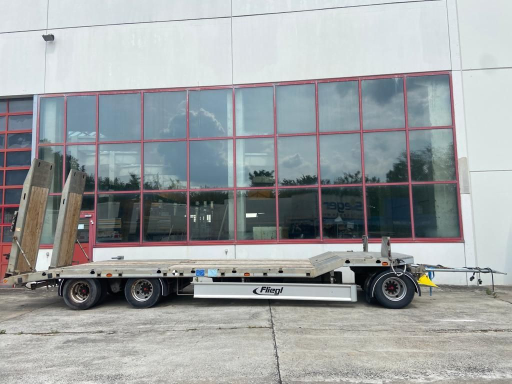 Fliegl DTS 300 3 Achs Tiefladeranhänger - Низкорамный прицеп: фото 3 Fliegl DTS 300 3 Achs Tiefladeranhänger - Низкорамный прицеп: фото 3