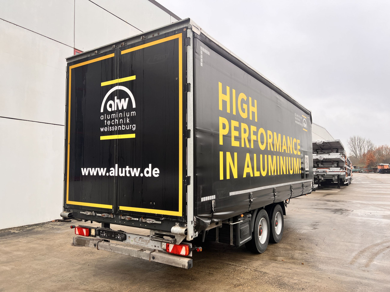 Fliegl TPS135 13,5 t Tandemplanenanhänger, neuwertig - Тентованный прицеп: фото 3 Fliegl TPS135 13,5 t Tandemplanenanhänger, neuwertig - Тентованный прицеп: фото 3