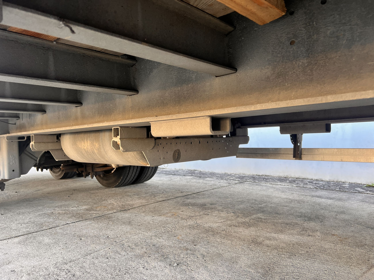 Humbaur HTD 30 3 Achs Tiefladeranhänger, verzinkt - Низкорамный прицеп: фото 5 Humbaur HTD 30 3 Achs Tiefladeranhänger, verzinkt - Низкорамный прицеп: фото 5